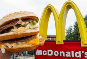 Obdachlose sitzt Stunden tot bei McDonald`s